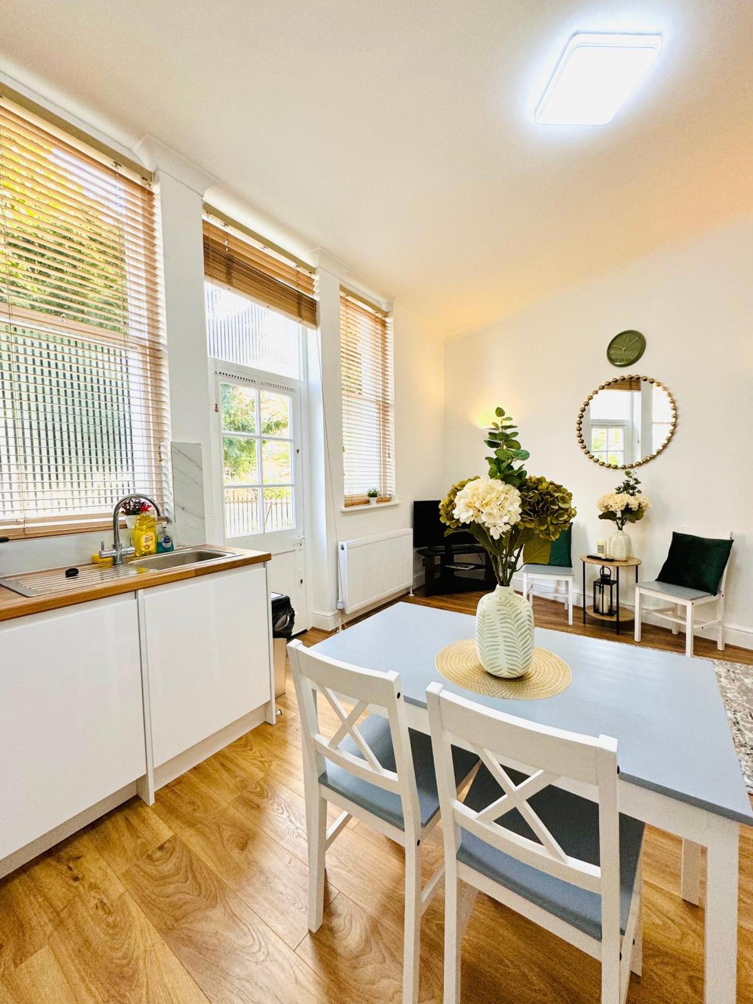Beautiful 2Bedroom Flat In London St John Exterior photo